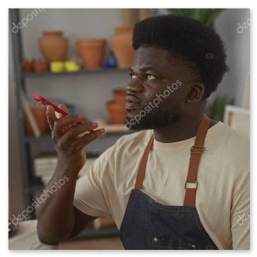 Werkzeugkoffer und Materialien in der Werkstatt